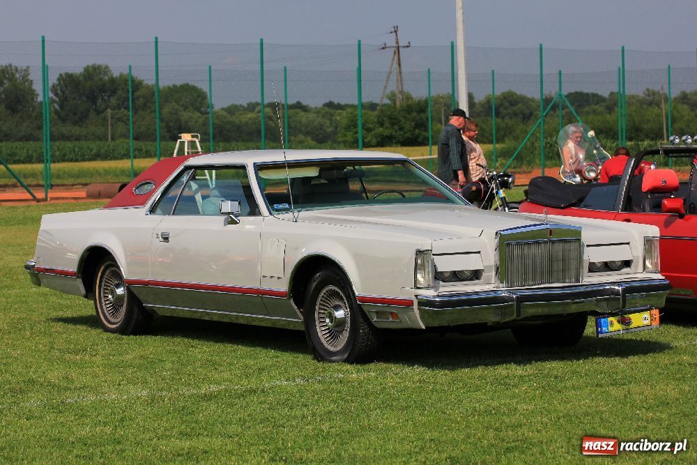 Zdjęcie w galerii na portalu naszraciborz.pl: Zabytkowe pojazdy zjechały do Zabełkowa wiadomości z regionu