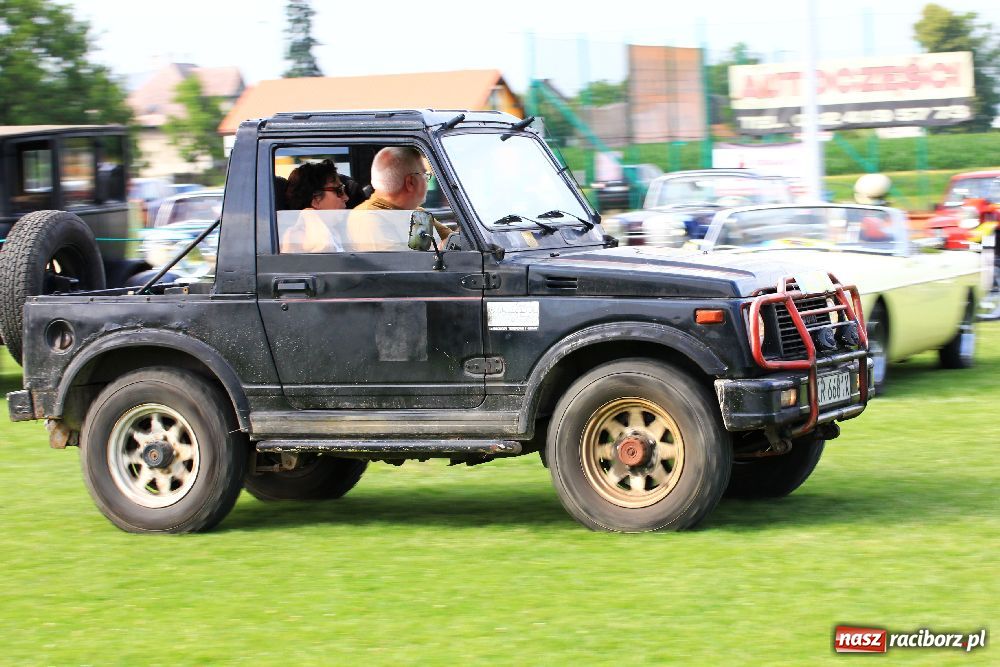 Zdjęcie w galerii na portalu naszraciborz.pl: Zabytkowe pojazdy zjechały do Zabełkowa wiadomości z regionu