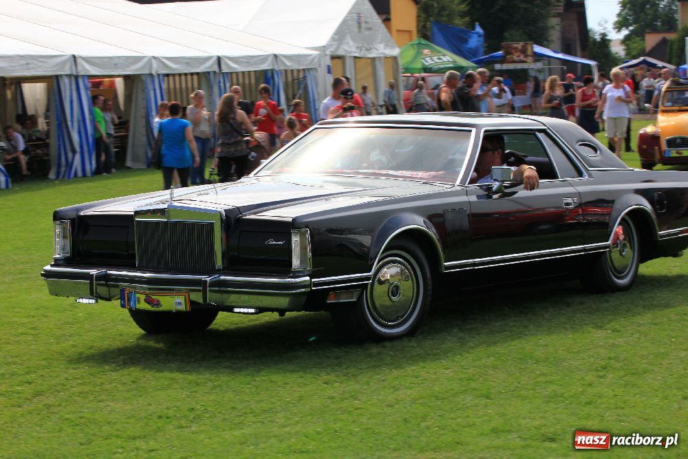 Zdjęcie w galerii na portalu naszraciborz.pl: Zabytkowe pojazdy zjechały do Zabełkowa wiadomości z regionu