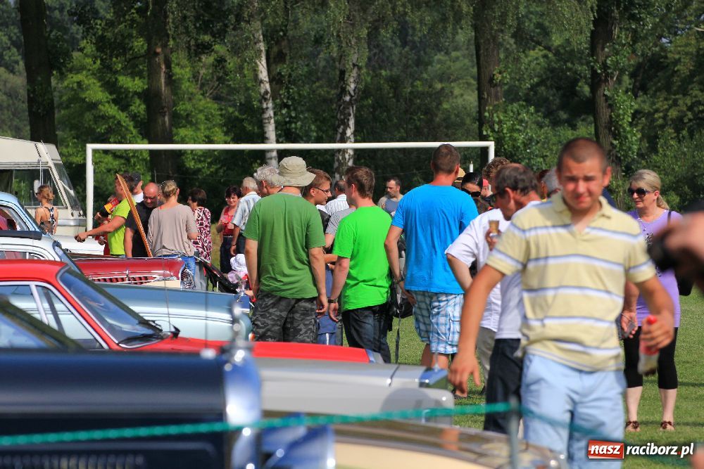 Zdjęcie w galerii na portalu naszraciborz.pl: Zabytkowe pojazdy zjechały do Zabełkowa wiadomości z regionu