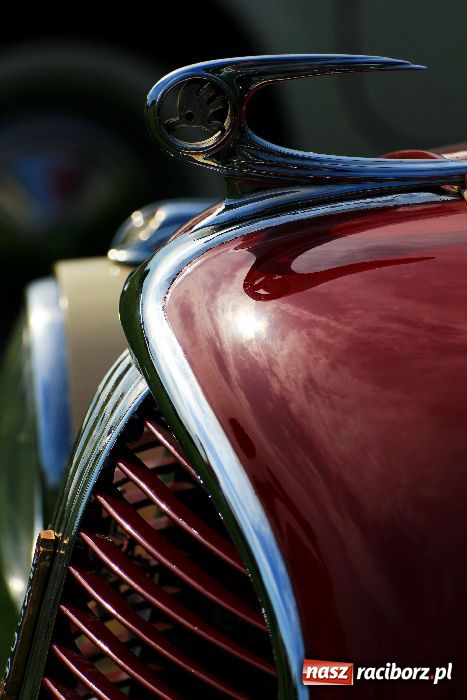 Zdjęcie w galerii na portalu naszraciborz.pl: Zabytkowe pojazdy zjechały do Zabełkowa wiadomości z regionu