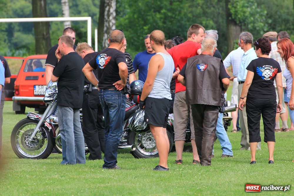 Zdjęcie w galerii na portalu naszraciborz.pl: Zabytkowe pojazdy zjechały do Zabełkowa wiadomości z regionu