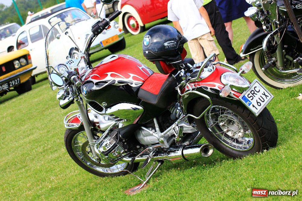 Zdjęcie w galerii na portalu naszraciborz.pl: Zabytkowe pojazdy zjechały do Zabełkowa wiadomości z regionu