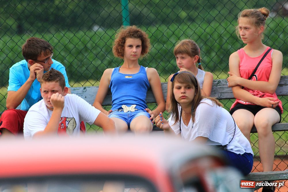 Zdjęcie w galerii na portalu naszraciborz.pl: Zabytkowe pojazdy zjechały do Zabełkowa wiadomości z regionu