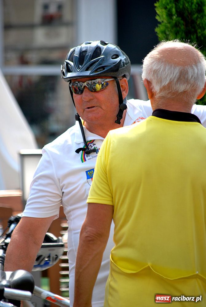 Zdjęcie w galerii na portalu naszraciborz.pl: Objadą całą Polskę dookoła wiadomości z regionu