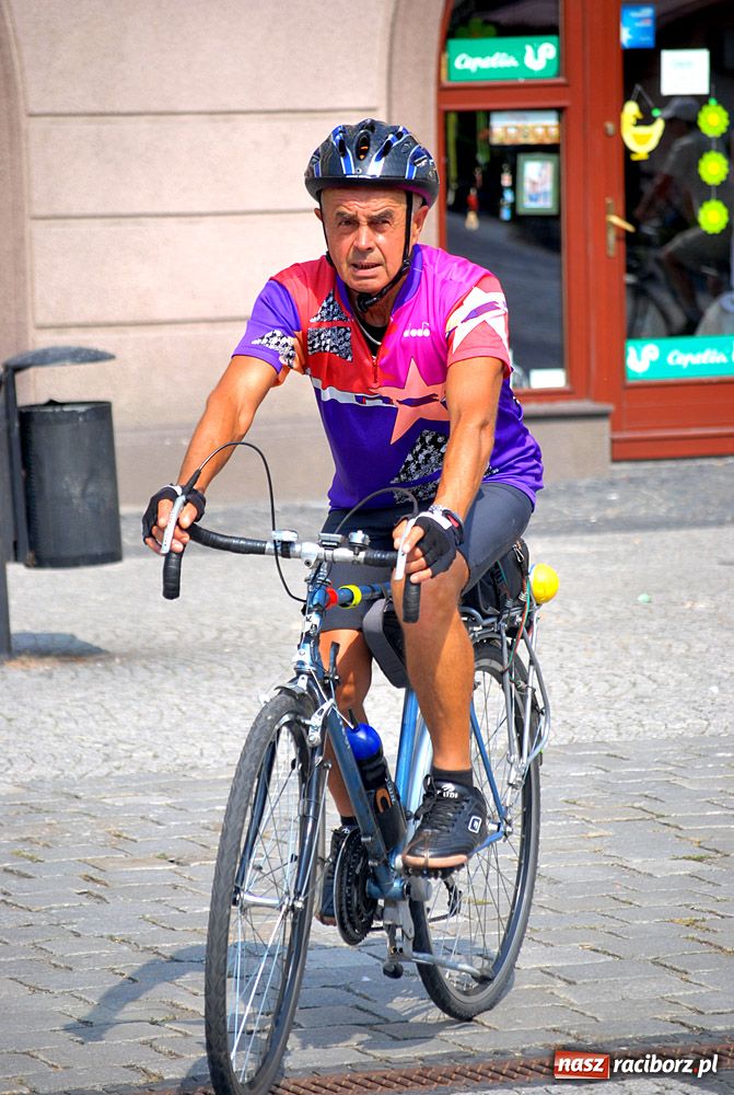 Zdjęcie w galerii na portalu naszraciborz.pl: Objadą całą Polskę dookoła wiadomości z regionu