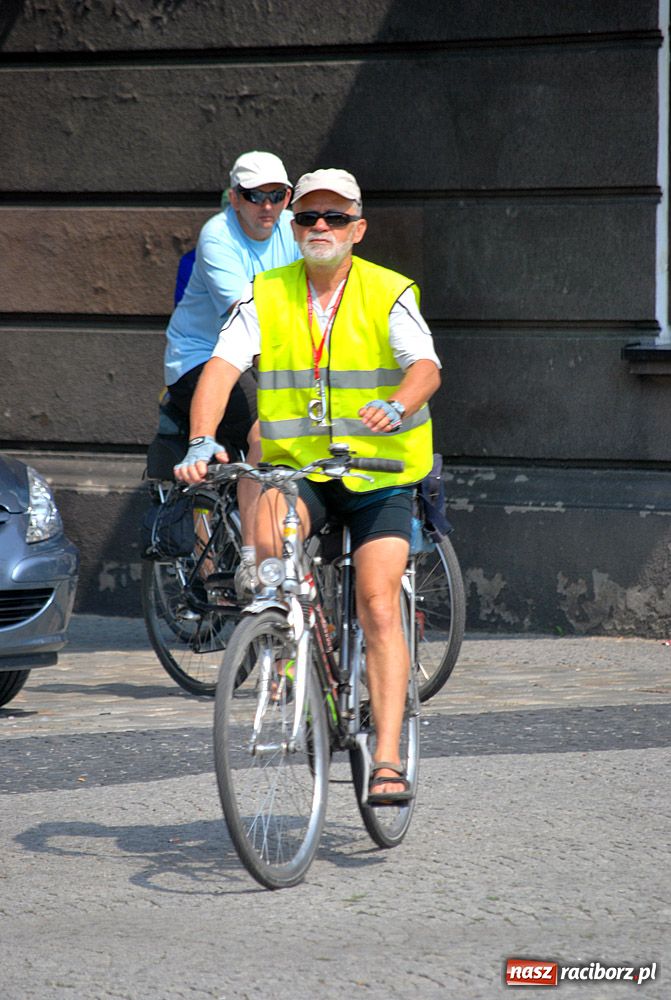 Zdjęcie w galerii na portalu naszraciborz.pl: Objadą całą Polskę dookoła wiadomości z regionu