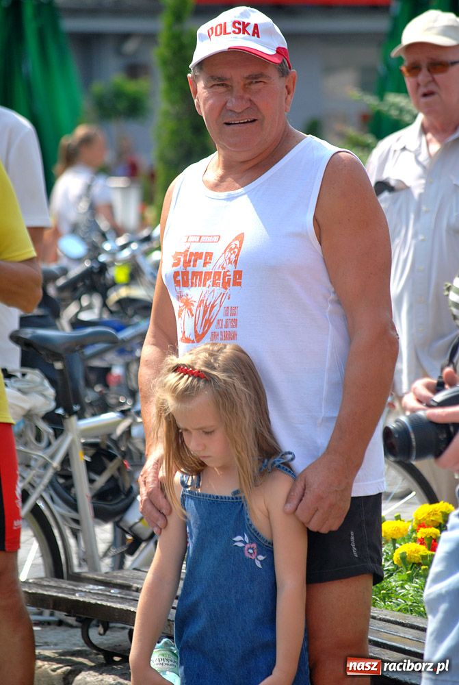 Zdjęcie w galerii na portalu naszraciborz.pl: Objadą całą Polskę dookoła wiadomości z regionu