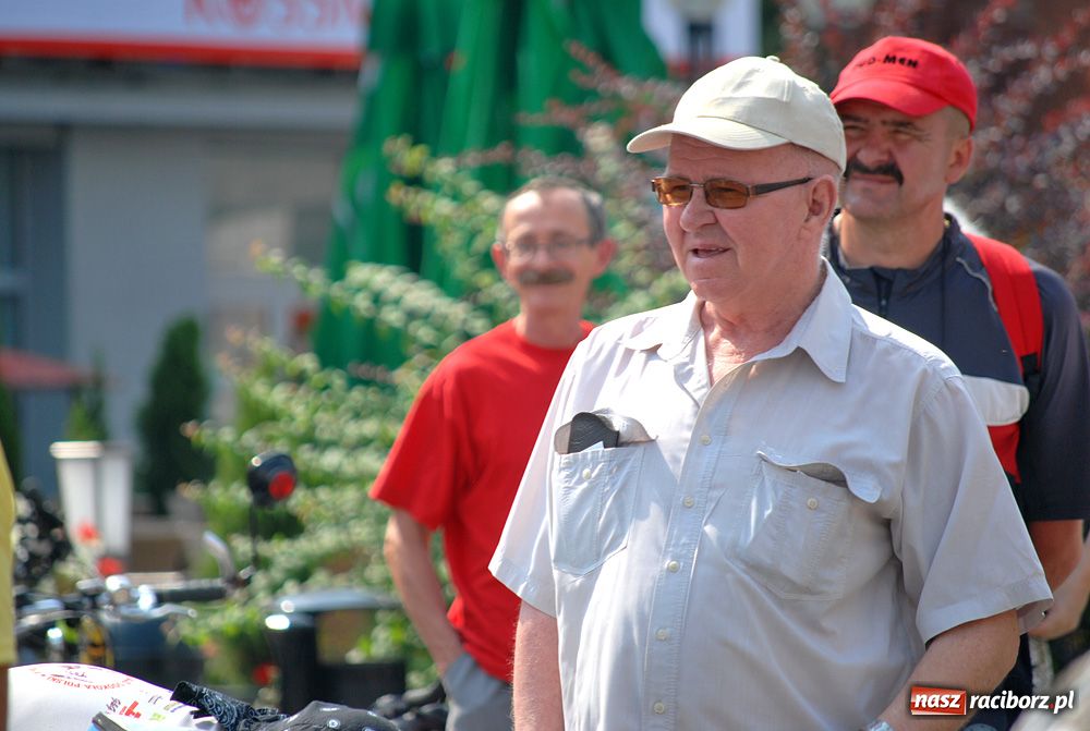 Zdjęcie w galerii na portalu naszraciborz.pl: Objadą całą Polskę dookoła wiadomości z regionu