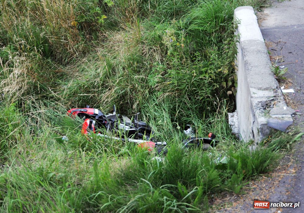 Zdjęcie w galerii na portalu naszraciborz.pl: Śmierć motocyklisty w Chałupkach wiadomości z regionu