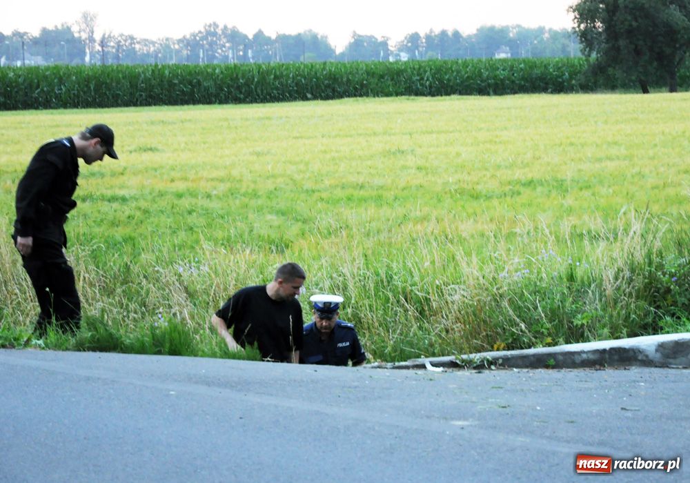 Zdjęcie w galerii na portalu naszraciborz.pl: Śmierć motocyklisty w Chałupkach wiadomości z regionu