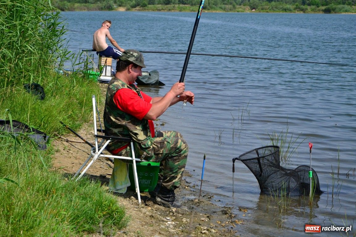 Zdjęcie w galerii na portalu naszraciborz.pl: W upał wędkarze mieli słabe branie wiadomości z regionu