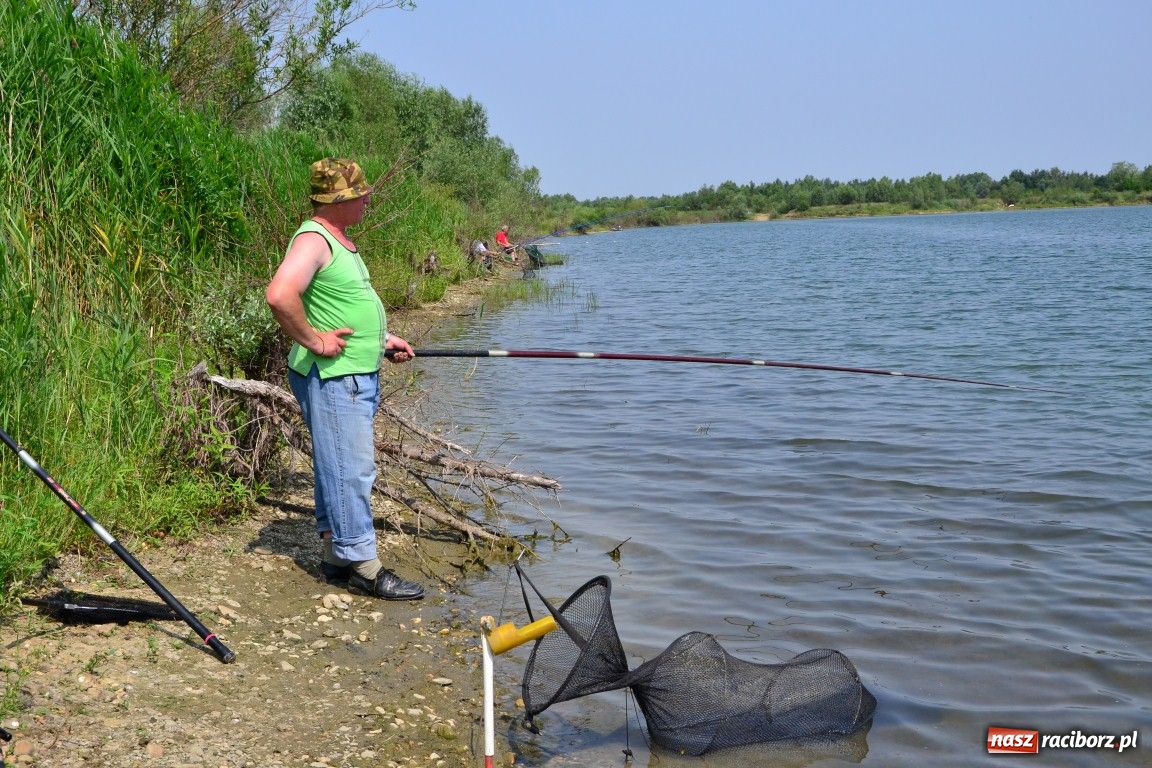 Zdjęcie w galerii na portalu naszraciborz.pl: W upał wędkarze mieli słabe branie wiadomości z regionu