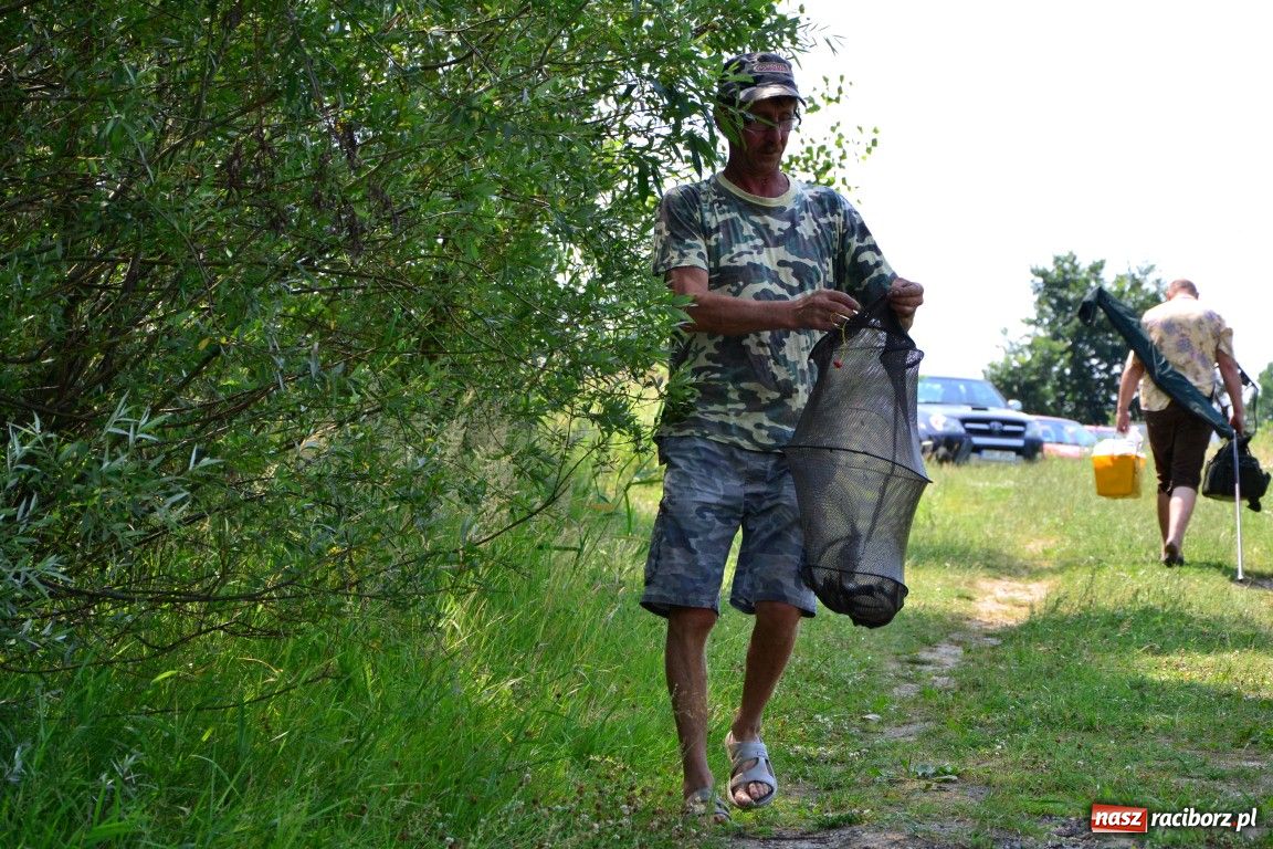 Zdjęcie w galerii na portalu naszraciborz.pl: W upał wędkarze mieli słabe branie wiadomości z regionu
