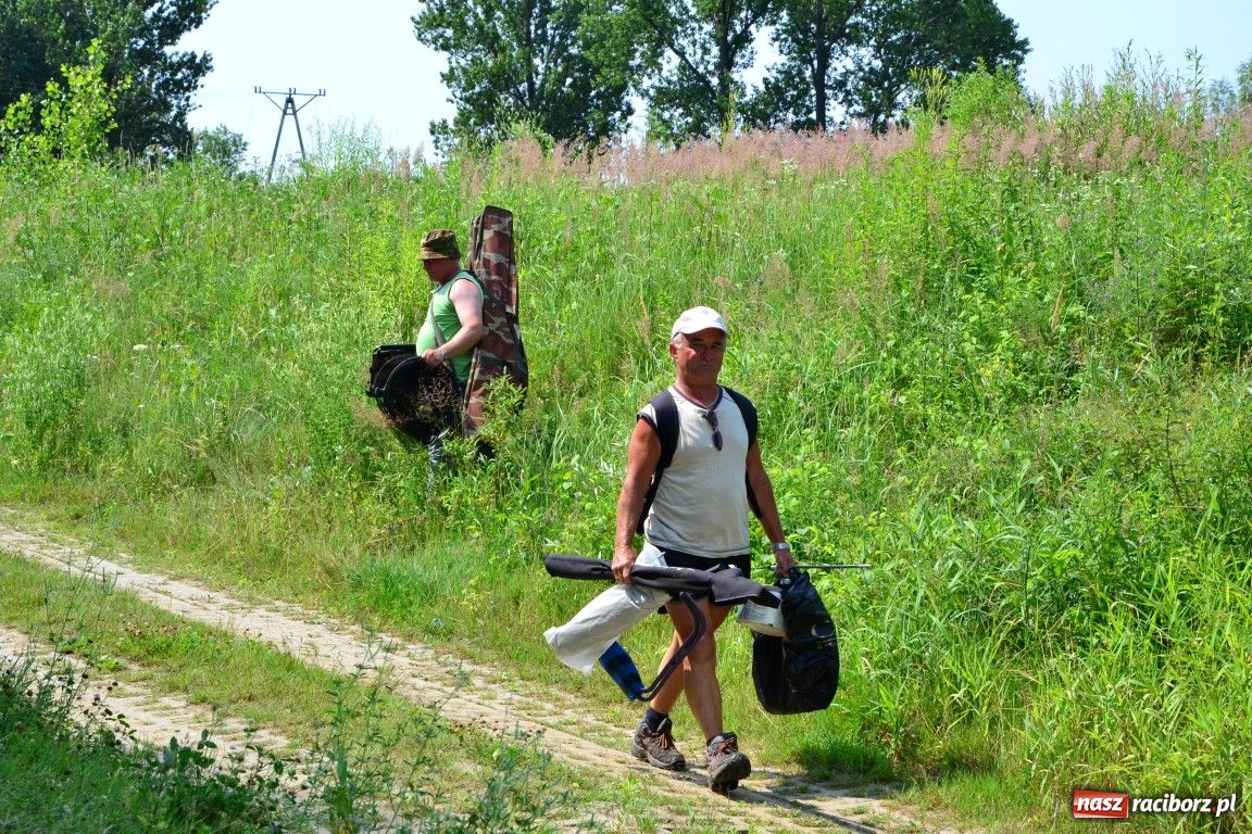 Zdjęcie w galerii na portalu naszraciborz.pl: W upał wędkarze mieli słabe branie wiadomości z regionu