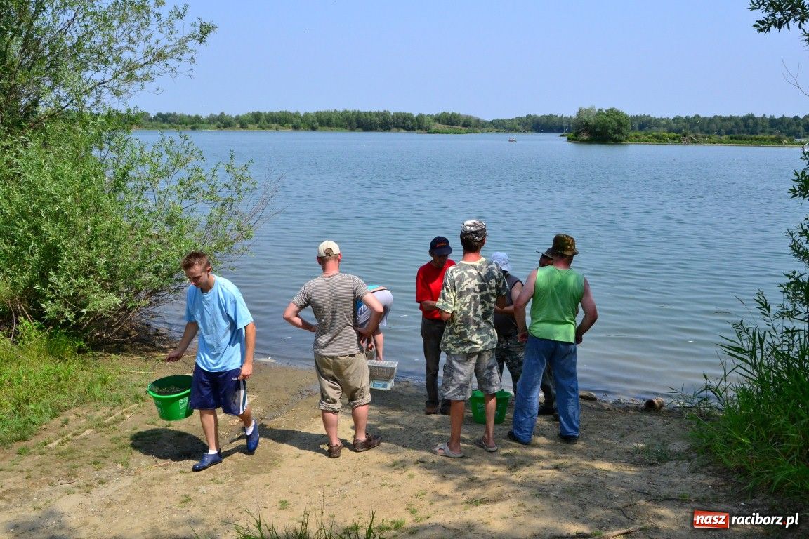 Zdjęcie w galerii na portalu naszraciborz.pl: W upał wędkarze mieli słabe branie wiadomości z regionu