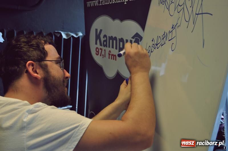 Zdjęcie w galerii na portalu naszraciborz.pl: Podstawy sztuki rapowania wiadomości z regionu