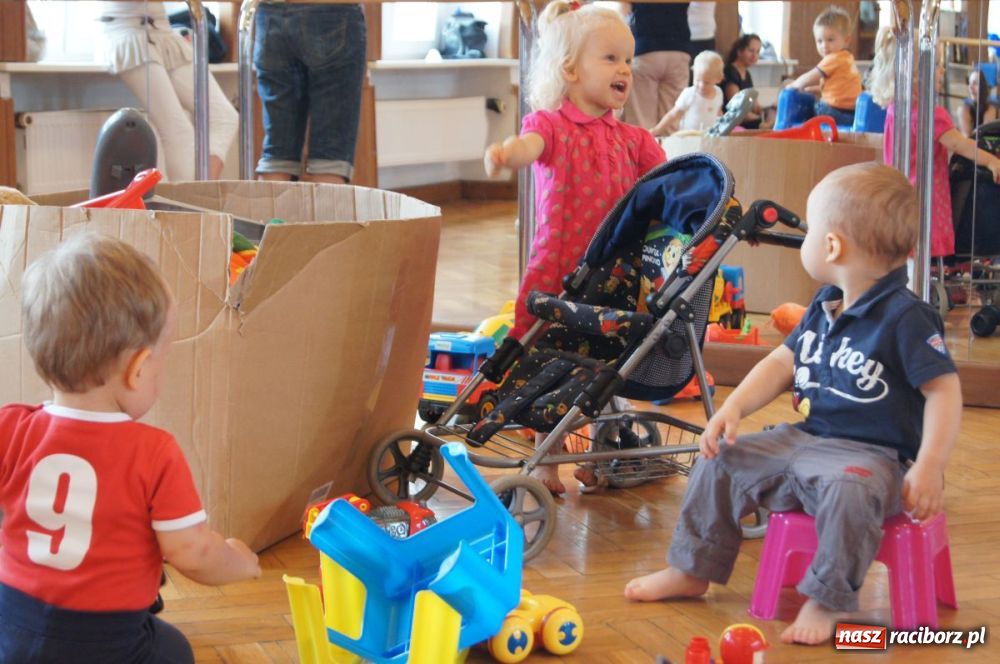 Zdjęcie w galerii na portalu naszraciborz.pl: Fiku-Miku bawi także w wakacje wiadomości z regionu