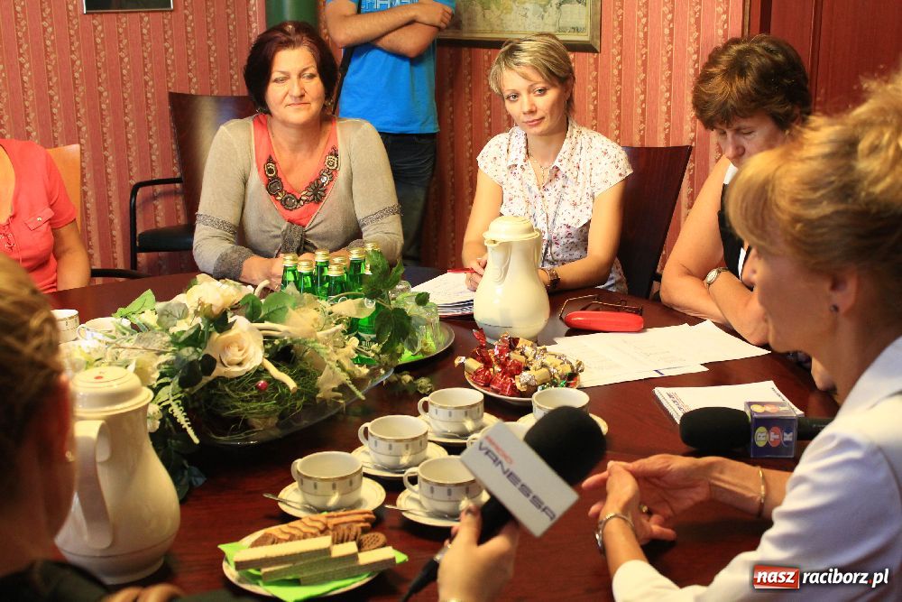 Zdjęcie w galerii na portalu naszraciborz.pl: Zebrali ponad 7 ton nakrętek wiadomości z regionu