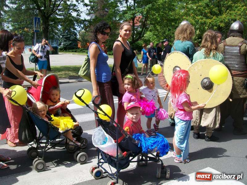 Zdjęcie w galerii na portalu naszraciborz.pl: Co robić w upały z małym dzieckiem? wiadomości z regionu