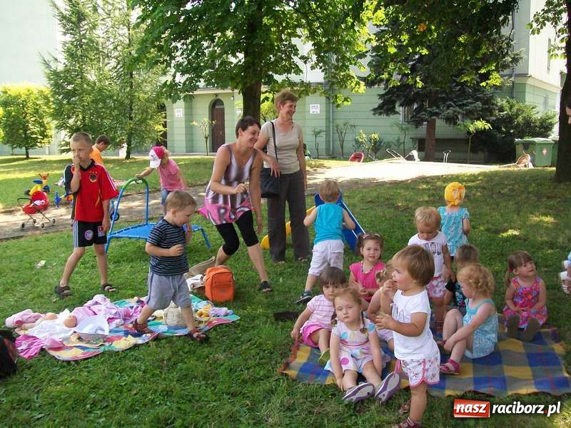 Zdjęcie w galerii na portalu naszraciborz.pl: Co robić w upały z małym dzieckiem? wiadomości z regionu