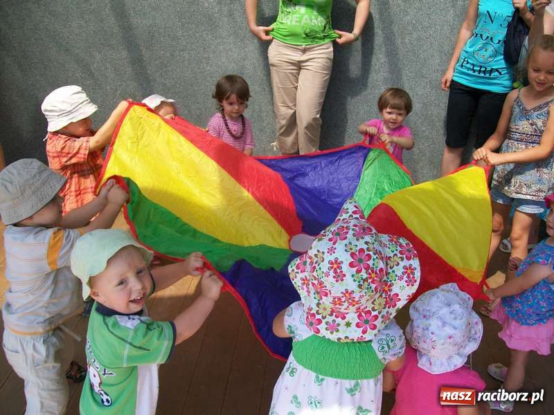 Zdjęcie w galerii na portalu naszraciborz.pl: Co robić w upały z małym dzieckiem? wiadomości z regionu
