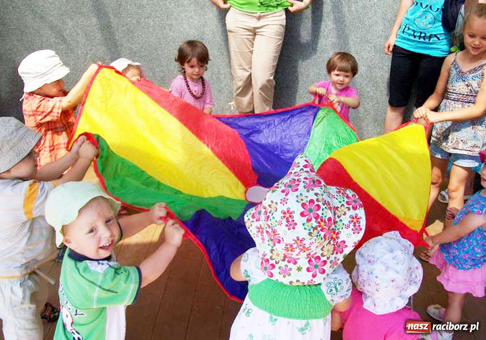Zdjęcie w galerii na portalu naszraciborz.pl: Co robić w upały z małym dzieckiem? wiadomości z regionu
