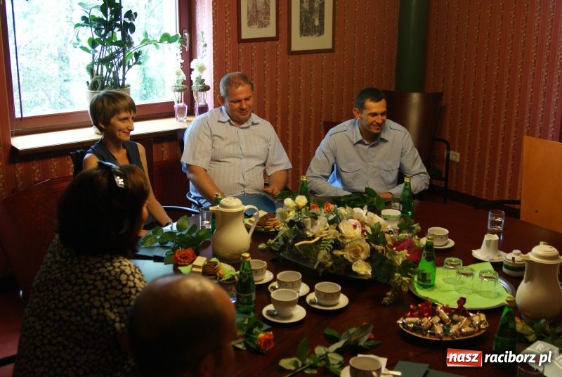Zdjęcie w galerii na portalu naszraciborz.pl: Mianowani przyszli do magistratu wiadomości z regionu