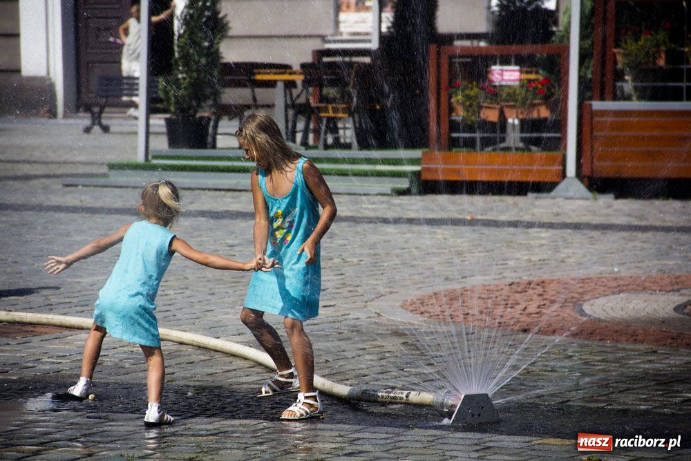 Zdjęcie w galerii na portalu naszraciborz.pl: Woda, woda ochłody doda wiadomości z regionu