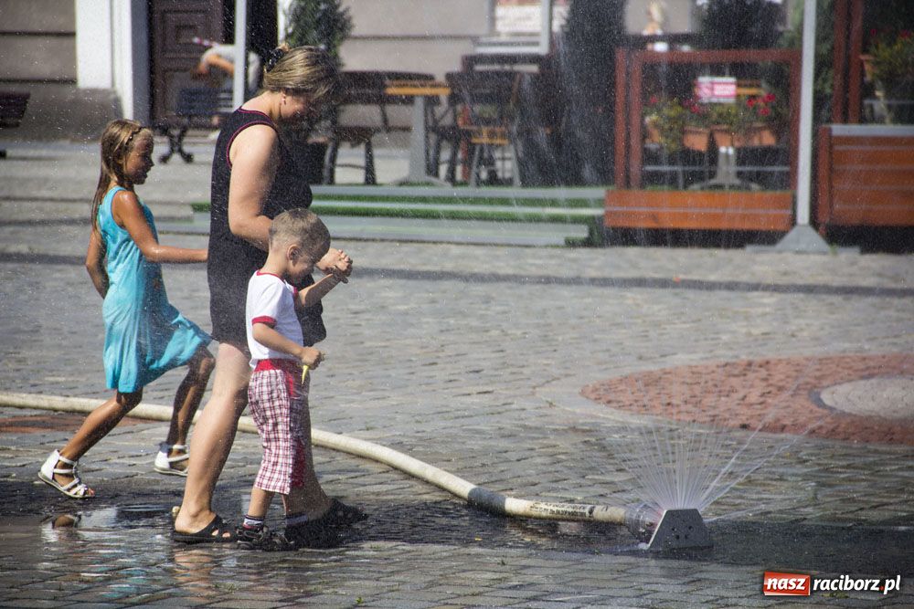 Zdjęcie w galerii na portalu naszraciborz.pl: Woda, woda ochłody doda wiadomości z regionu