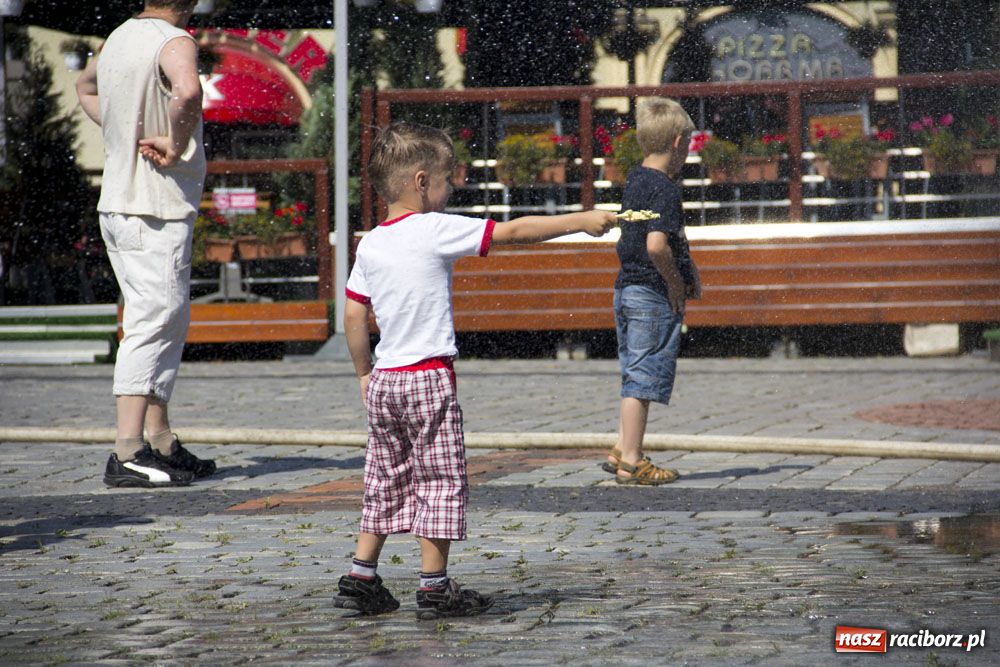 Zdjęcie w galerii na portalu naszraciborz.pl: Woda, woda ochłody doda wiadomości z regionu