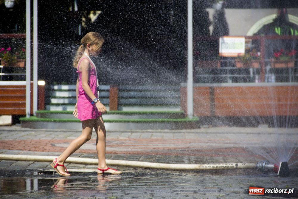 Zdjęcie w galerii na portalu naszraciborz.pl: Woda, woda ochłody doda wiadomości z regionu