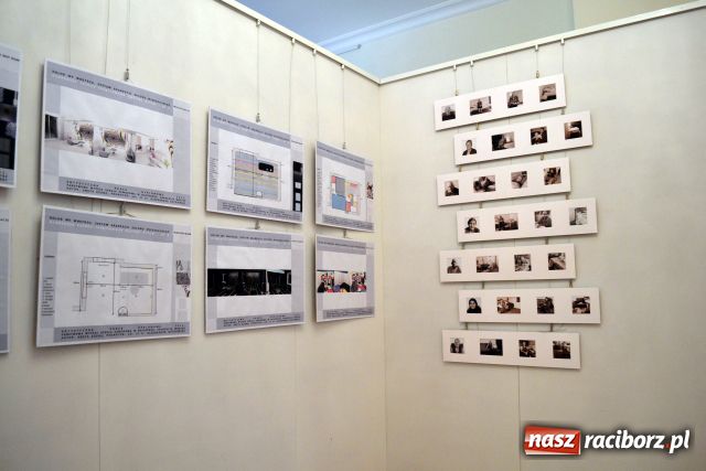 Zdjęcie w galerii na portalu naszraciborz.pl: Sztuka broniła się dziś na zamku wiadomości z regionu