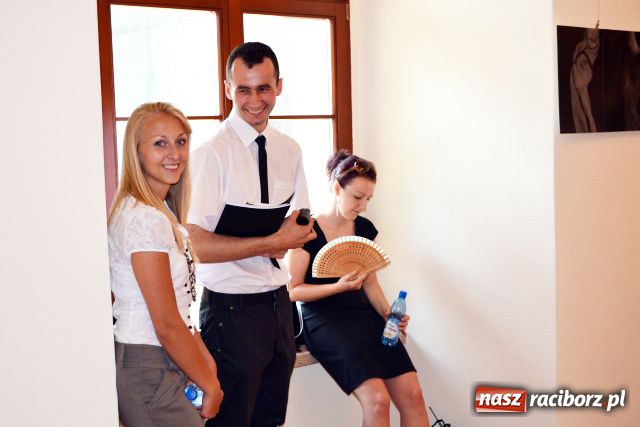 Zdjęcie w galerii na portalu naszraciborz.pl: Sztuka broniła się dziś na zamku wiadomości z regionu