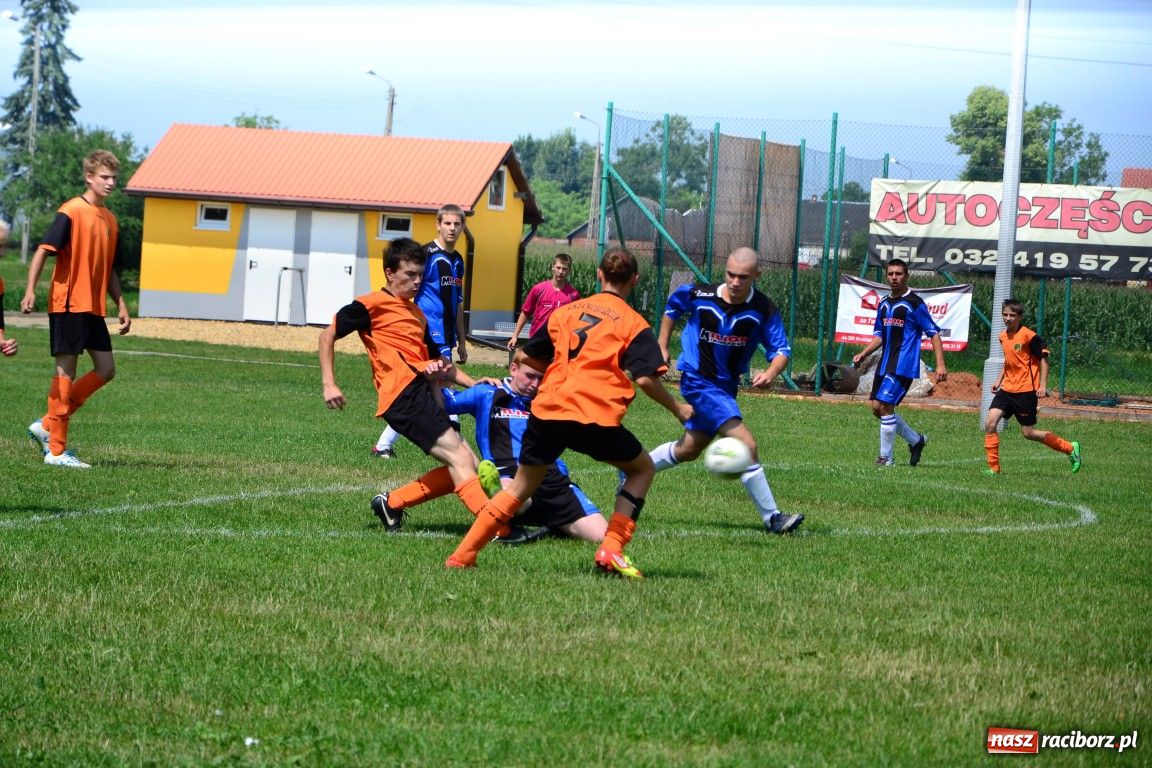 Zdjęcie w galerii na portalu naszraciborz.pl: Juniorzy walczyli o Puchar Wójta wiadomości z regionu