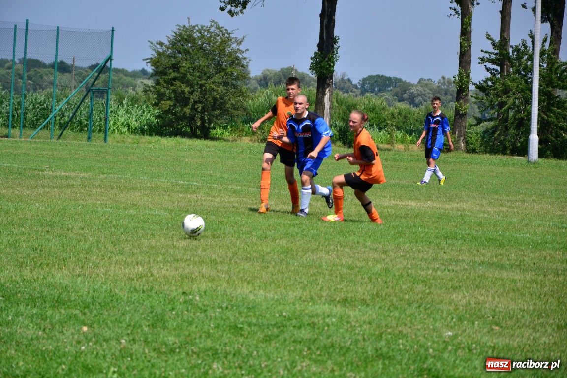 Zdjęcie w galerii na portalu naszraciborz.pl: Juniorzy walczyli o Puchar Wójta wiadomości z regionu