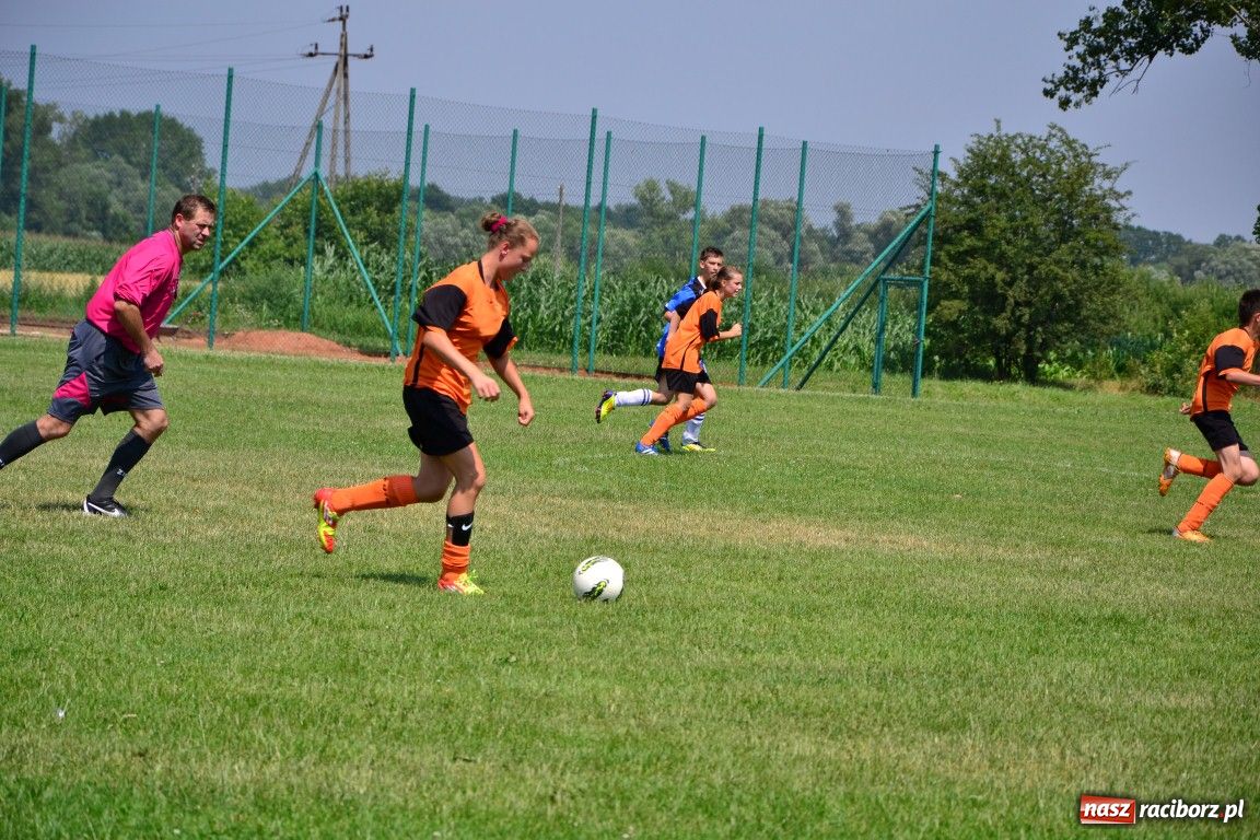 Zdjęcie w galerii na portalu naszraciborz.pl: Juniorzy walczyli o Puchar Wójta wiadomości z regionu