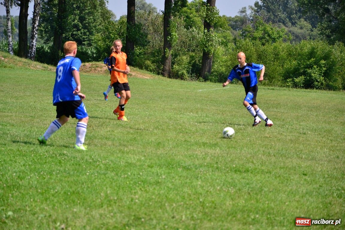 Zdjęcie w galerii na portalu naszraciborz.pl: Juniorzy walczyli o Puchar Wójta wiadomości z regionu