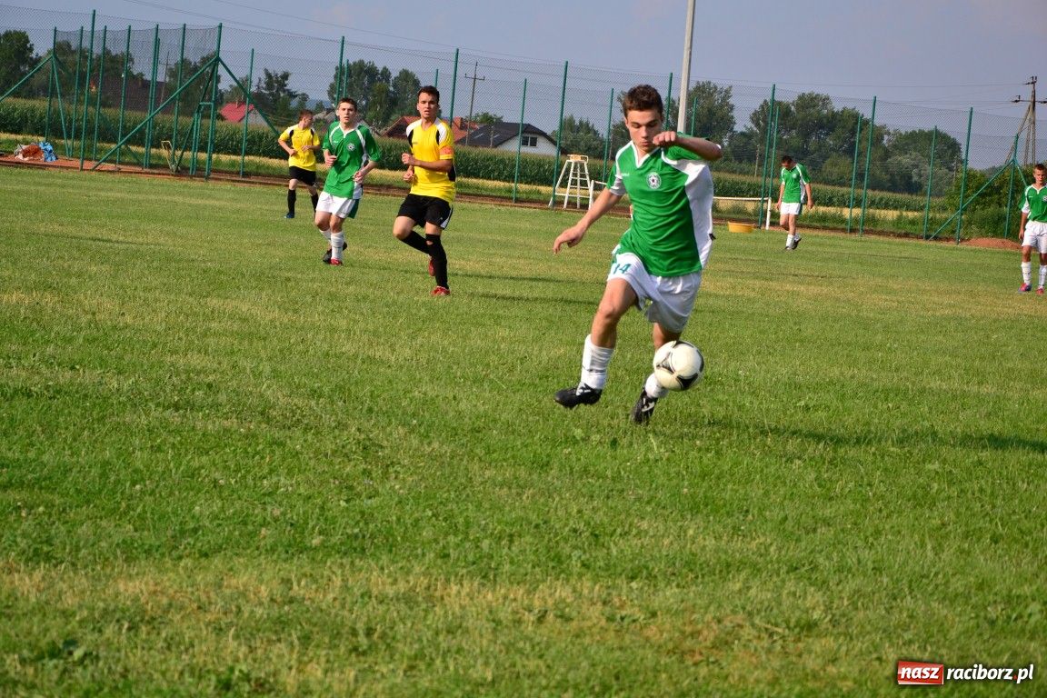 Zdjęcie w galerii na portalu naszraciborz.pl: Juniorzy walczyli o Puchar Wójta wiadomości z regionu