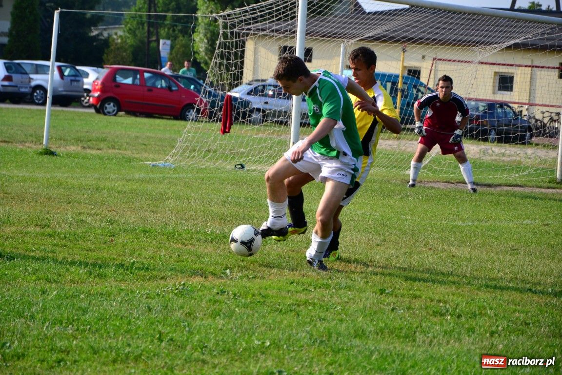 Zdjęcie w galerii na portalu naszraciborz.pl: Juniorzy walczyli o Puchar Wójta wiadomości z regionu