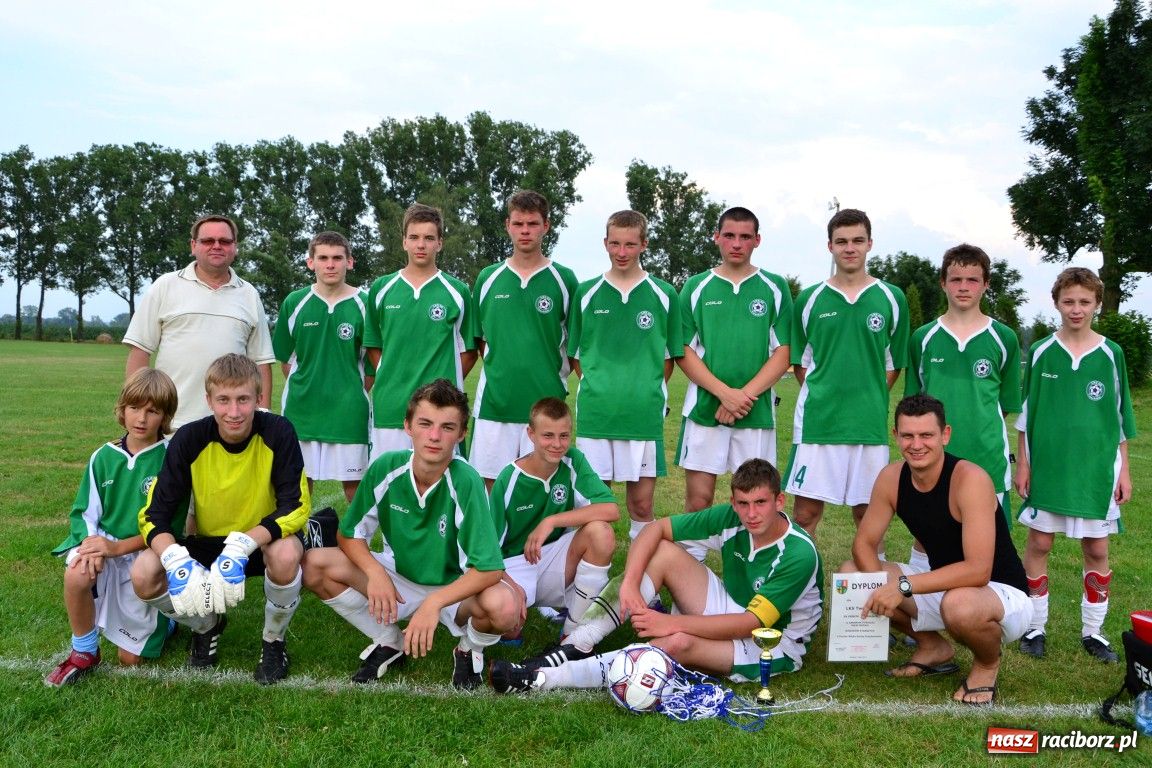 Zdjęcie w galerii na portalu naszraciborz.pl: Juniorzy walczyli o Puchar Wójta wiadomości z regionu