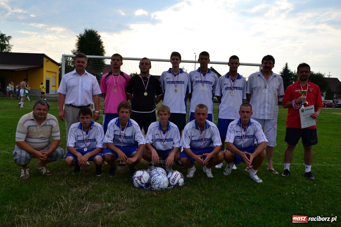 Zdjęcie w galerii na portalu naszraciborz.pl: Juniorzy walczyli o Puchar Wójta wiadomości z regionu