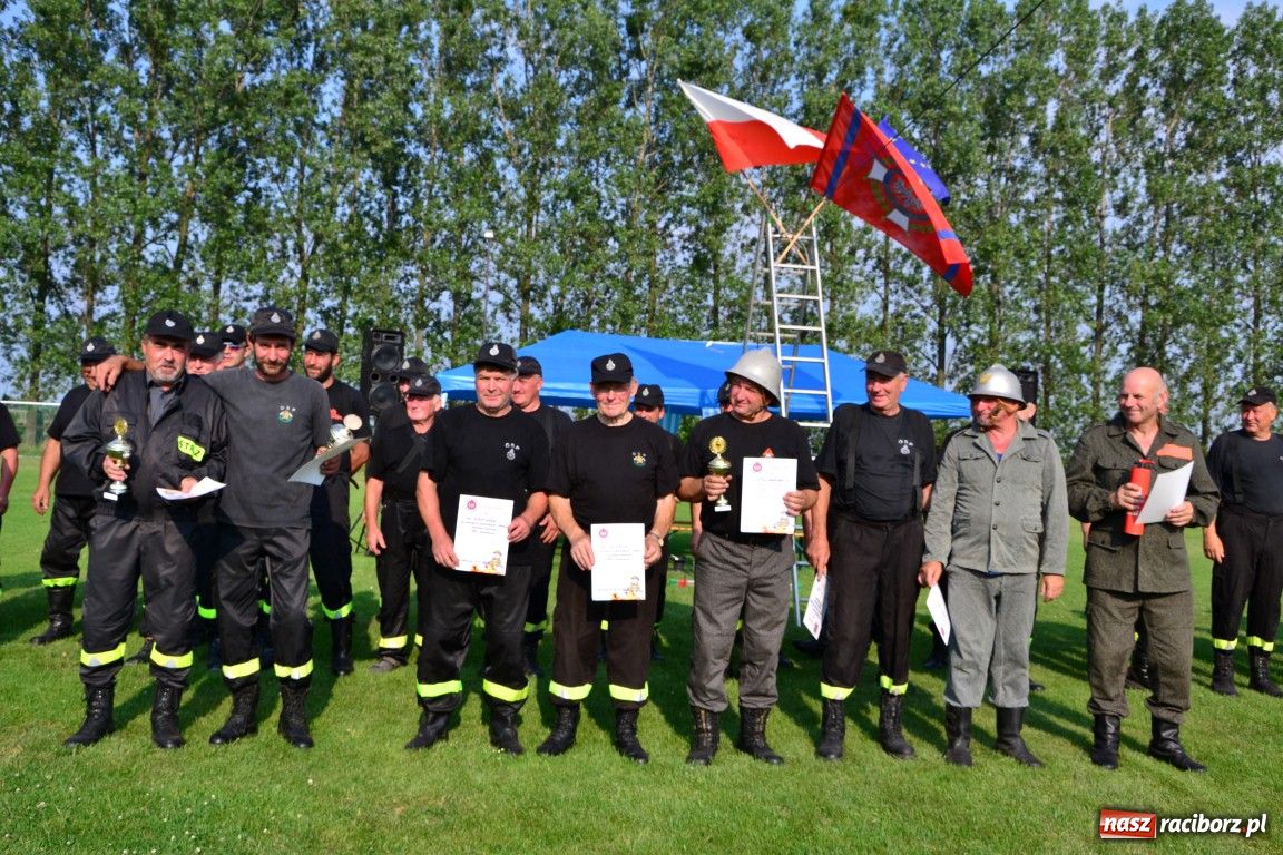 Zdjęcie w galerii na portalu naszraciborz.pl: Seniorzy Roszkowa wykręcili 29,16 sek. wiadomości z regionu