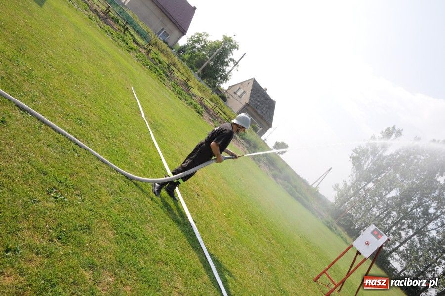 Zdjęcie w galerii na portalu naszraciborz.pl: Seniorzy Roszkowa wykręcili 29,16 sek. wiadomości z regionu