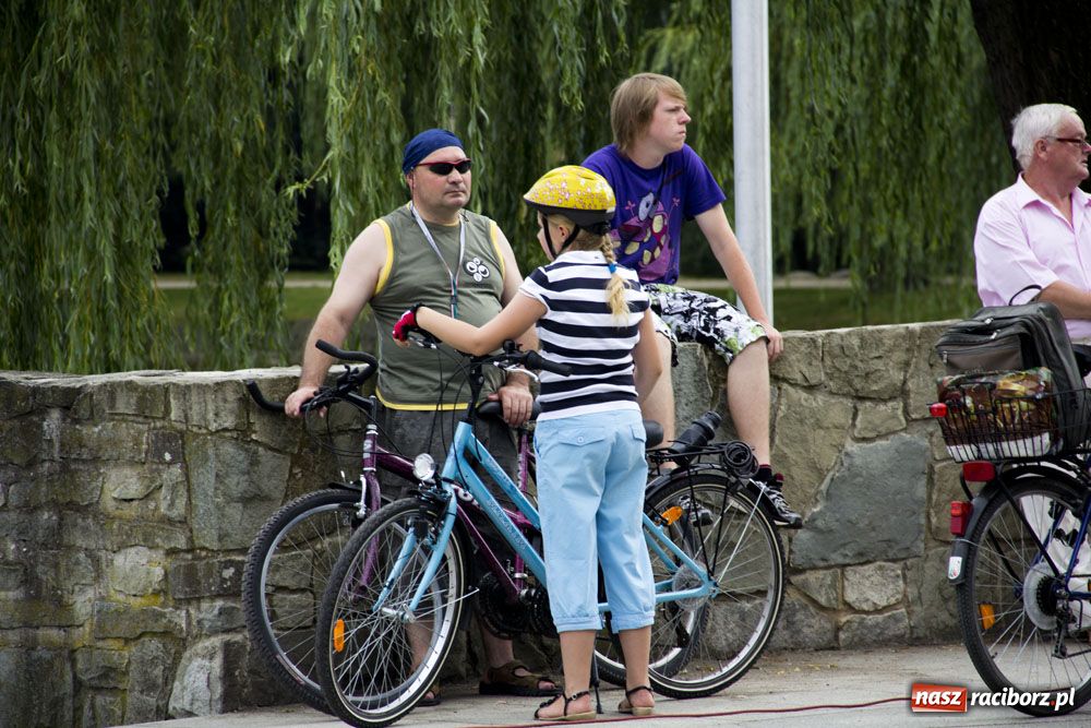 Zdjęcie w galerii na portalu naszraciborz.pl: Trio akordeonowe na letni upał wiadomości z regionu