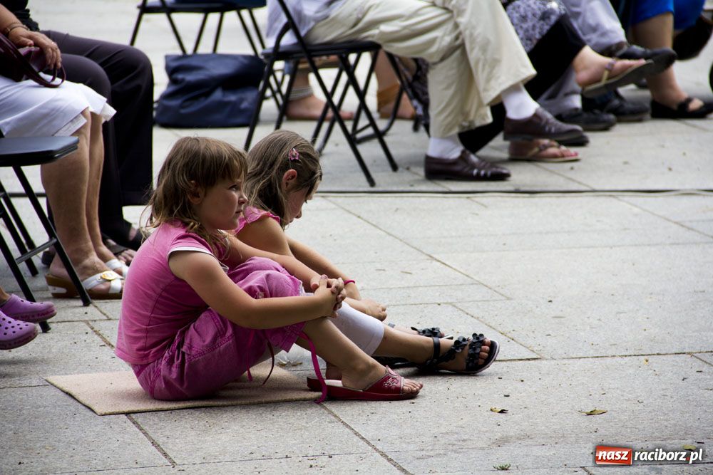 Zdjęcie w galerii na portalu naszraciborz.pl: Trio akordeonowe na letni upał wiadomości z regionu