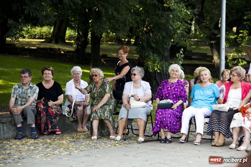 Zdjęcie w galerii na portalu naszraciborz.pl: Trio akordeonowe na letni upał wiadomości z regionu