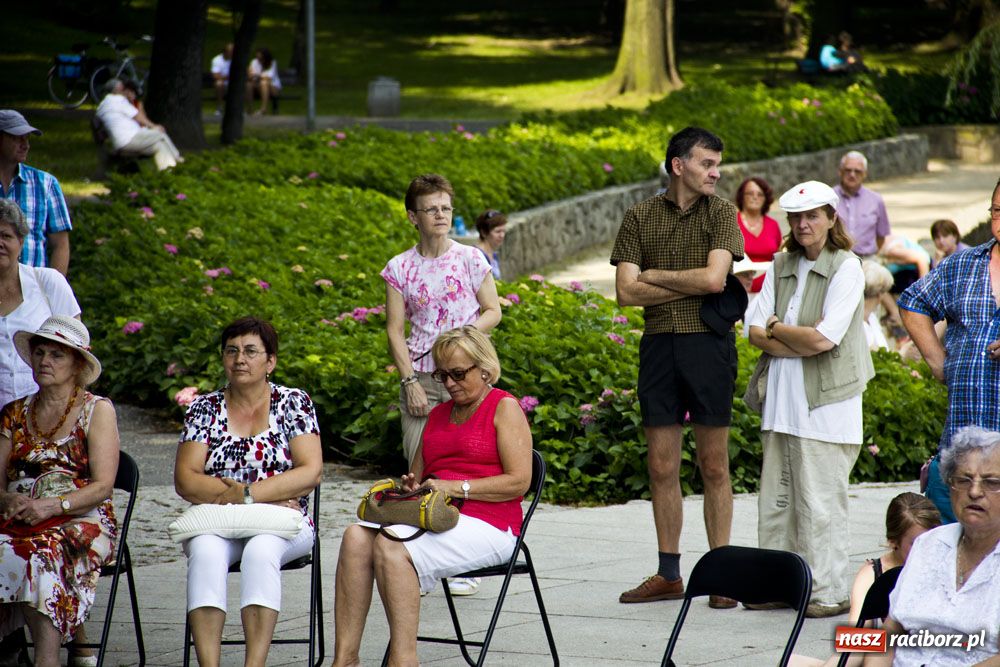 Zdjęcie w galerii na portalu naszraciborz.pl: Trio akordeonowe na letni upał wiadomości z regionu