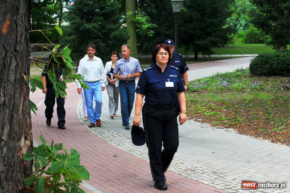 Zdjęcie w galerii na portalu naszraciborz.pl: Policja zaprasza na wspólne świętowanie wiadomości z regionu