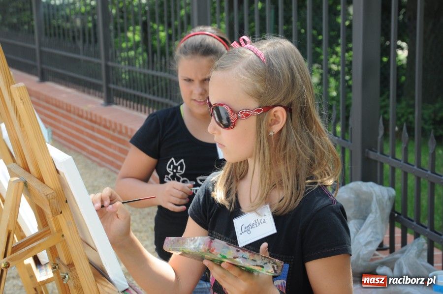 Zdjęcie w galerii na portalu naszraciborz.pl: Dzieci bawiły się na zamku z Drengami wiadomości z regionu